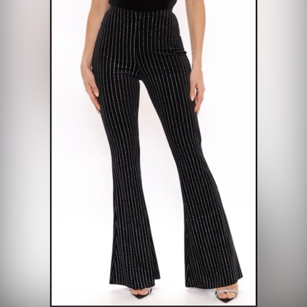 Urban Outfitters Black and White Patterned Flare Pants S/M